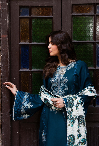 ZOUQ CHAPTER 2 - D04 Premium Fabric Pakistani Winter Dresses - Humdum - 4