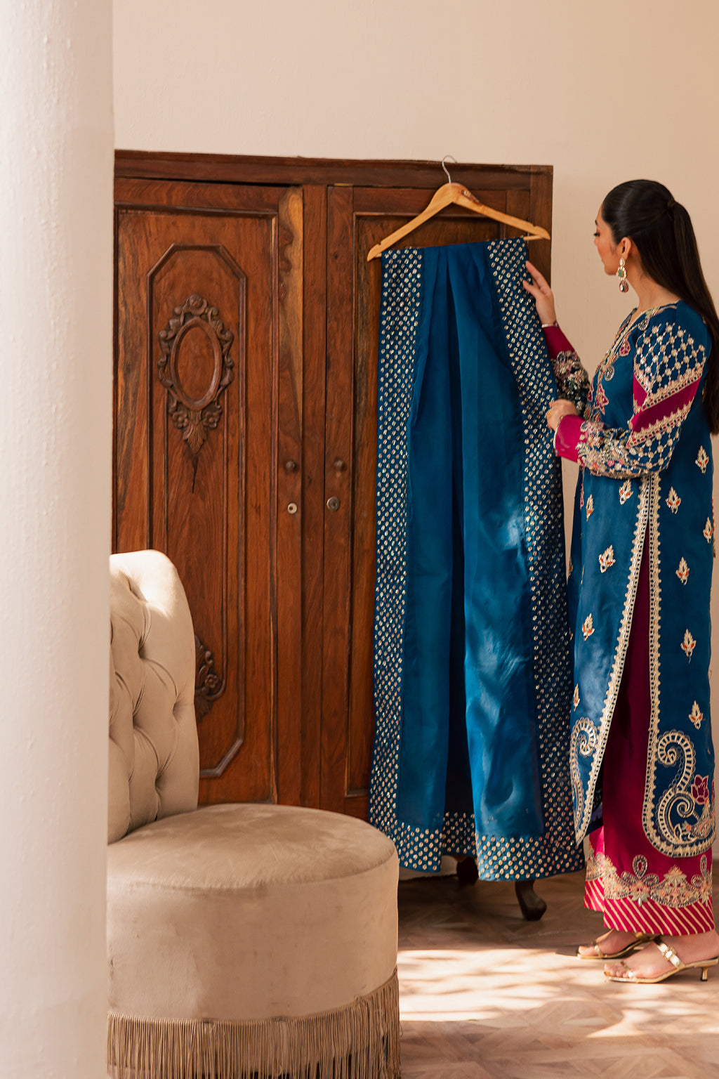 AVOIR Luxury Pakistani Fashion