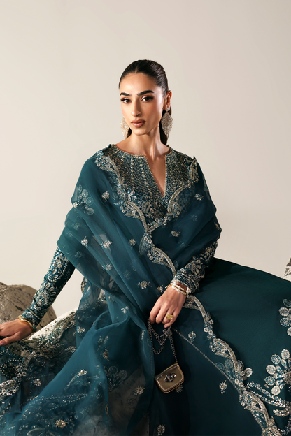 STARLIGHT SWAY Luxury Pakistani Fashion