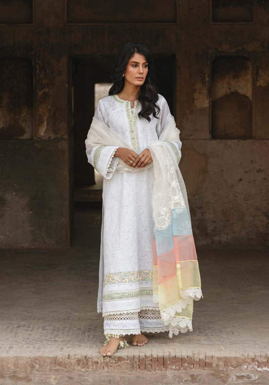 NOOR-UN-NISA