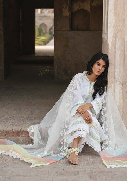 NOOR-UN-NISA