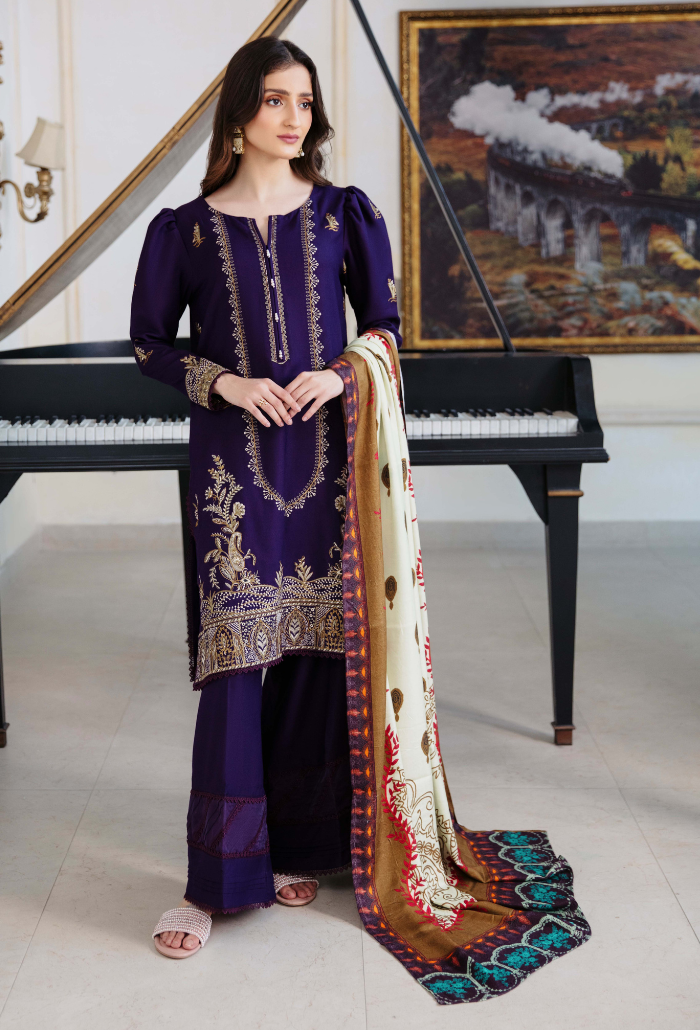 Serene - D09 Premium Fabric Pakistani Winter Dresses - Humdum - 1