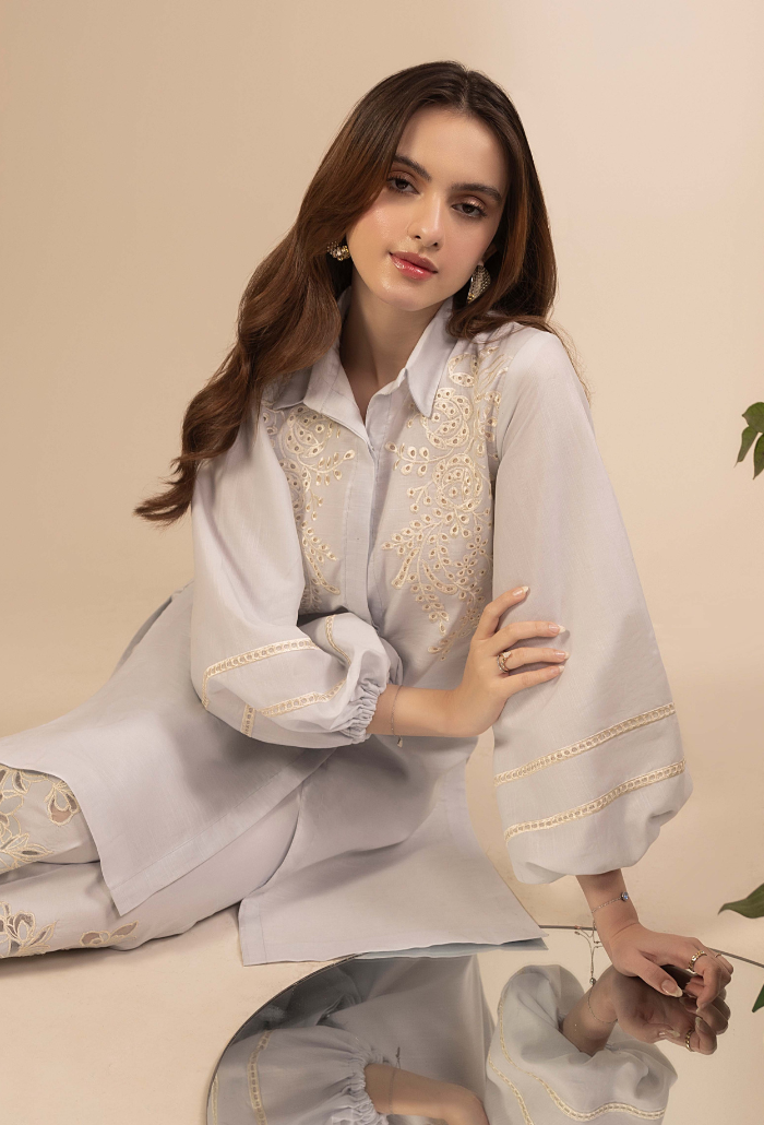 Whisper-D05 Lavine Lawn Pakistani Summer Dresses - Humdum - 4