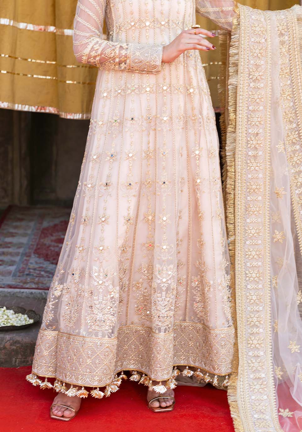 Naaz (ناز)