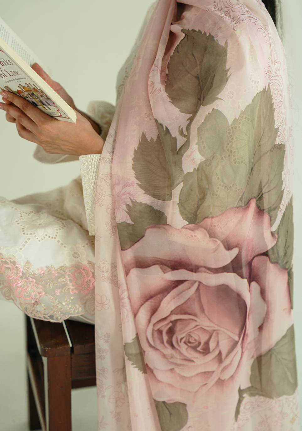 IVORY POISE