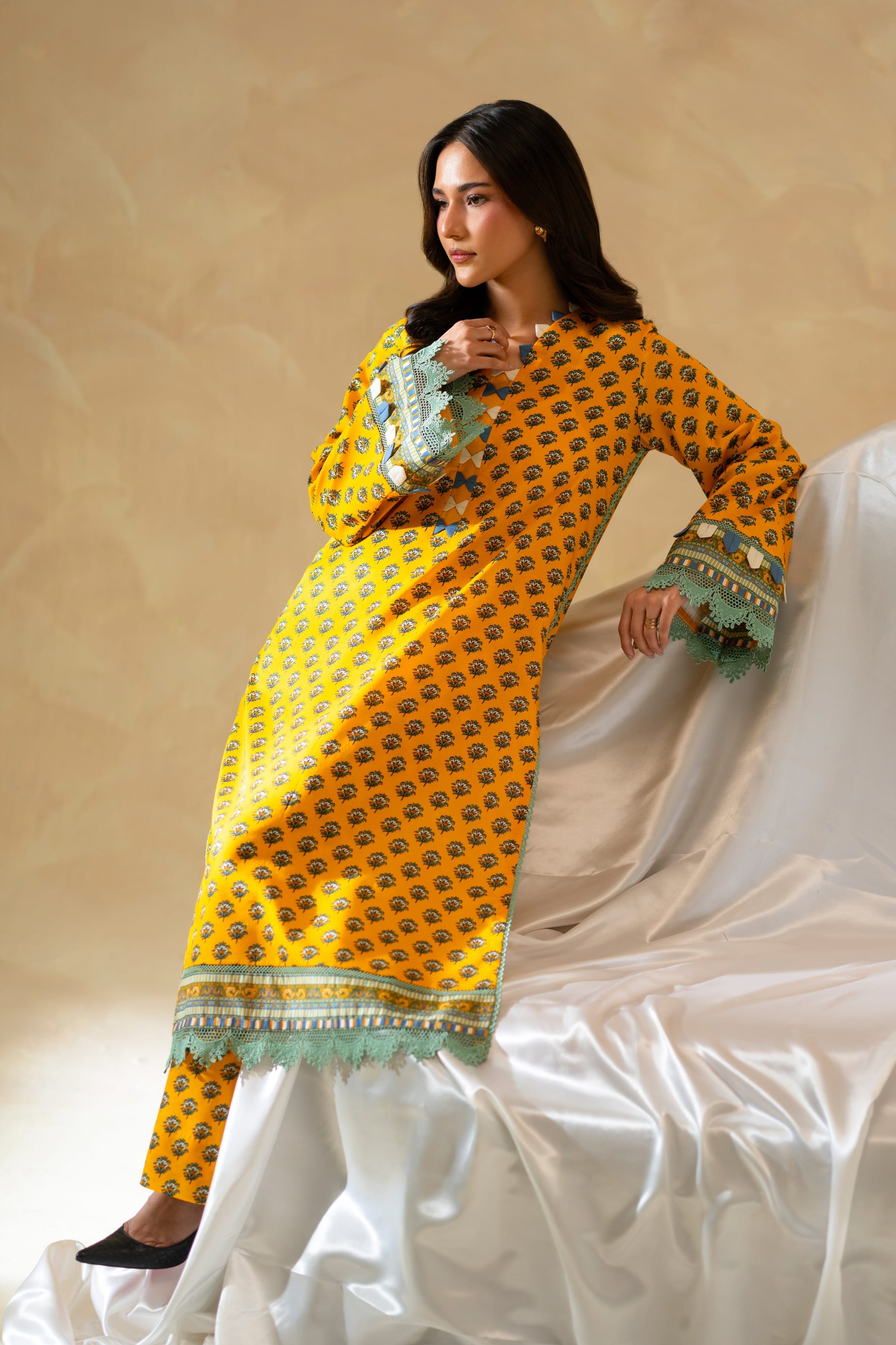Fynra Lawn Pakistani Summer Dresses - Akbar Aslam - 5