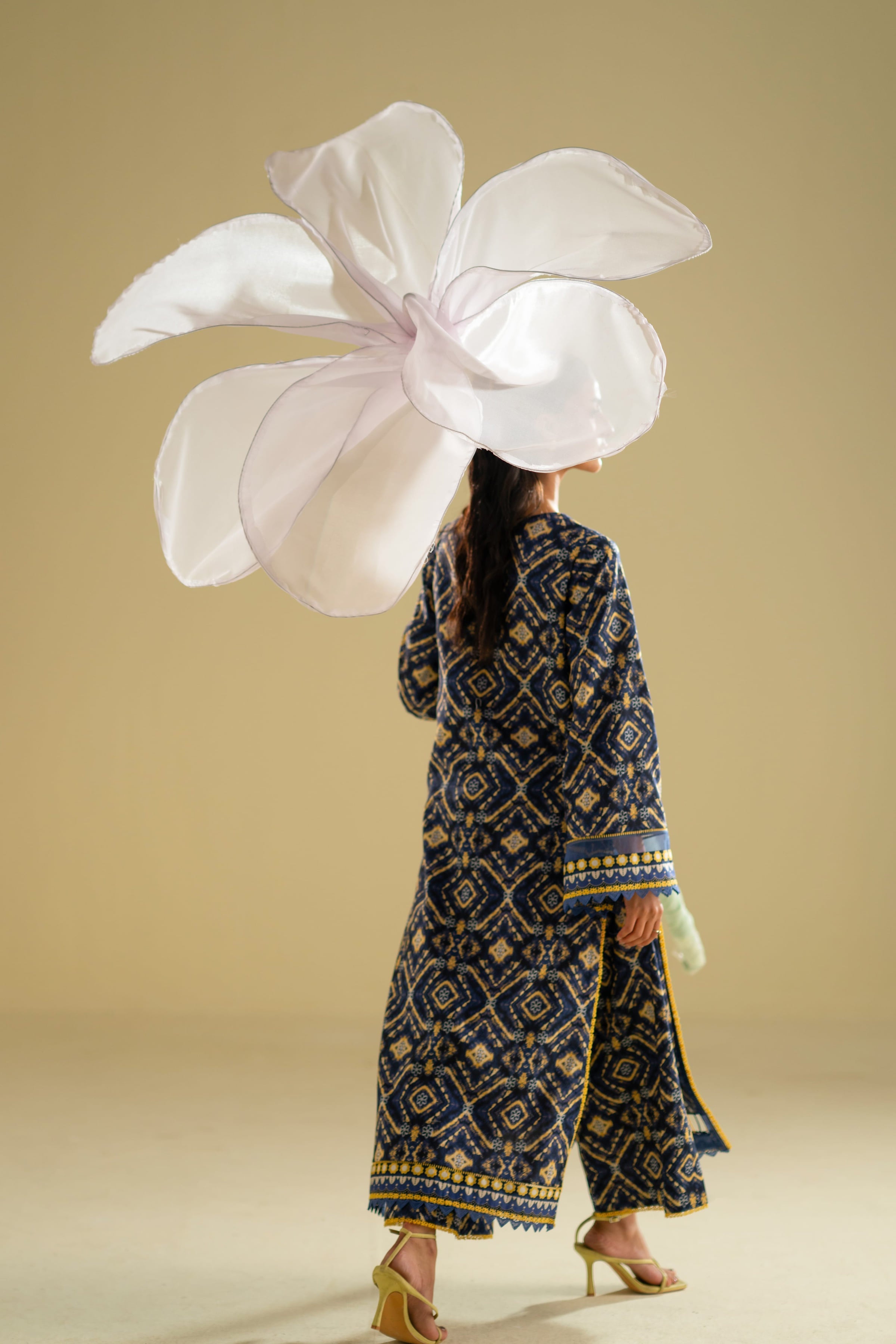 Mavea Lawn Pakistani Summer Dresses - Akbar Aslam - 9