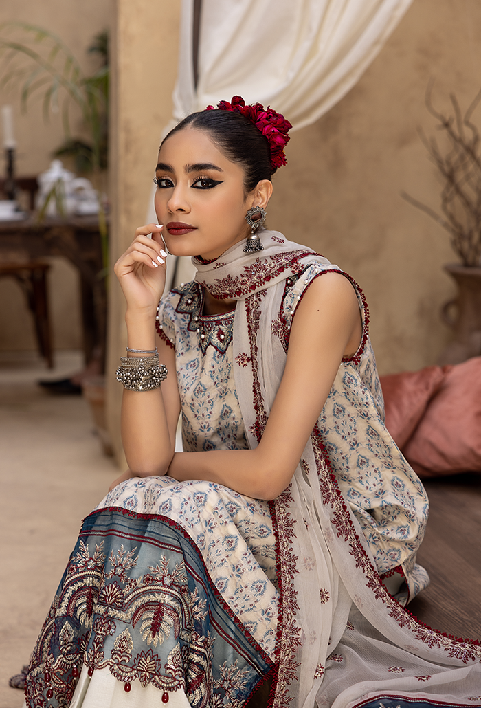 Ishq-Embroidered Jacquard-IS-08 Jacquard Pakistani Winter Dresses - Humdum - 2